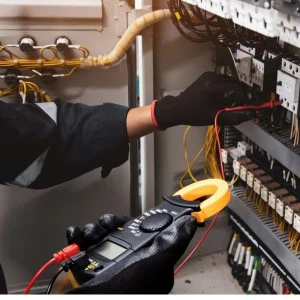 Professionelle Installation in der Industrie